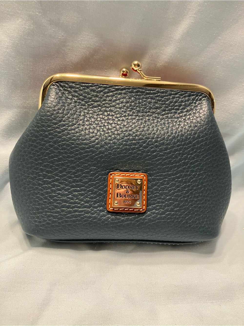Dooney & Bourke Navy Pebbled Leather Kiss-Lock Coin Pouch with Gold Hardware - Picture 10 of 10